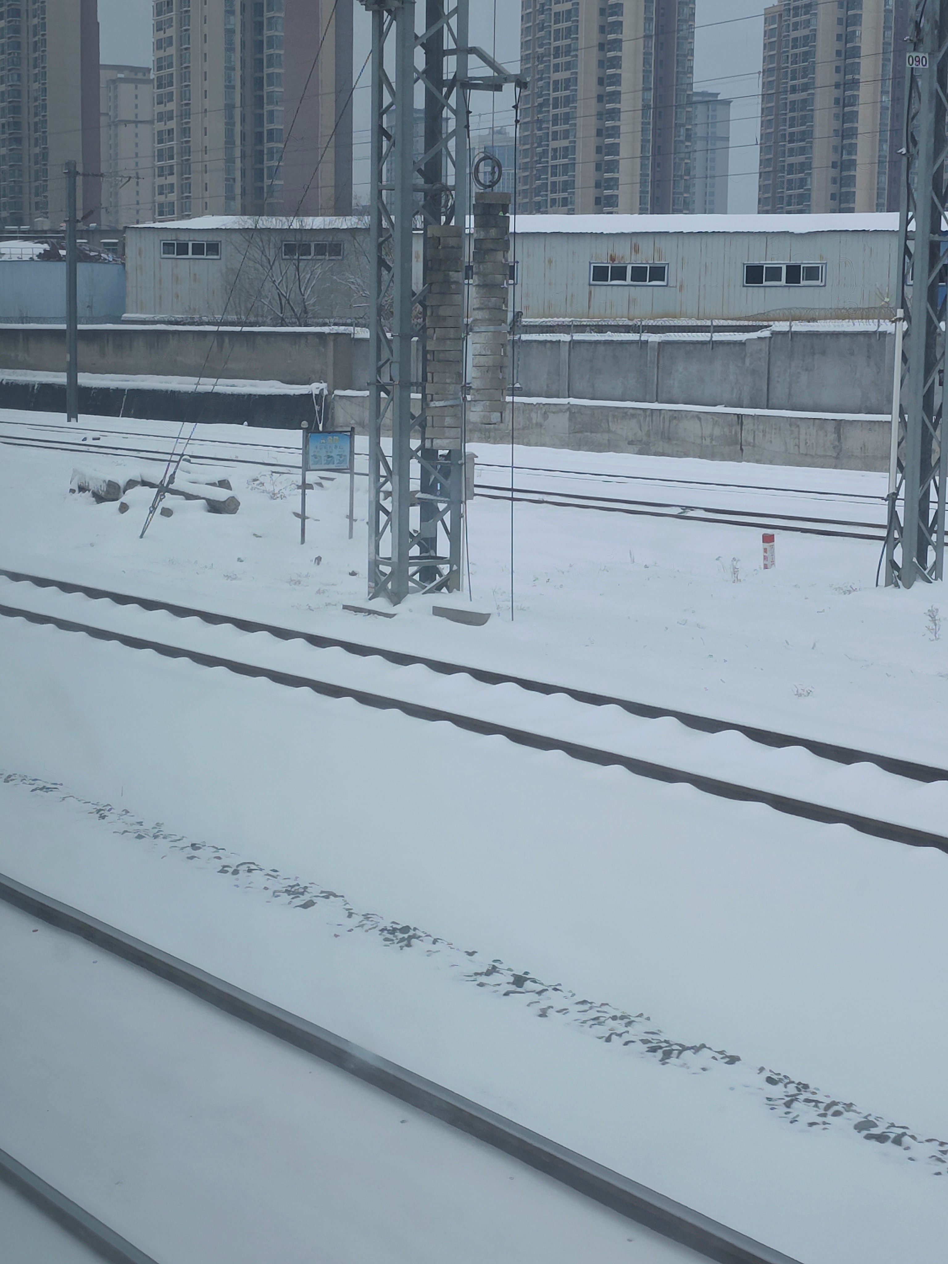 湖北下雪大概就是这样吧！ 
