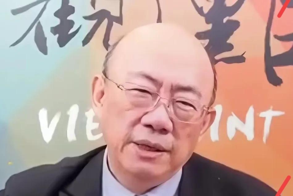 台湾时政评论员郭正亮在节目里撕开了一层残酷的现实——“我全家都是深绿，从小到大身