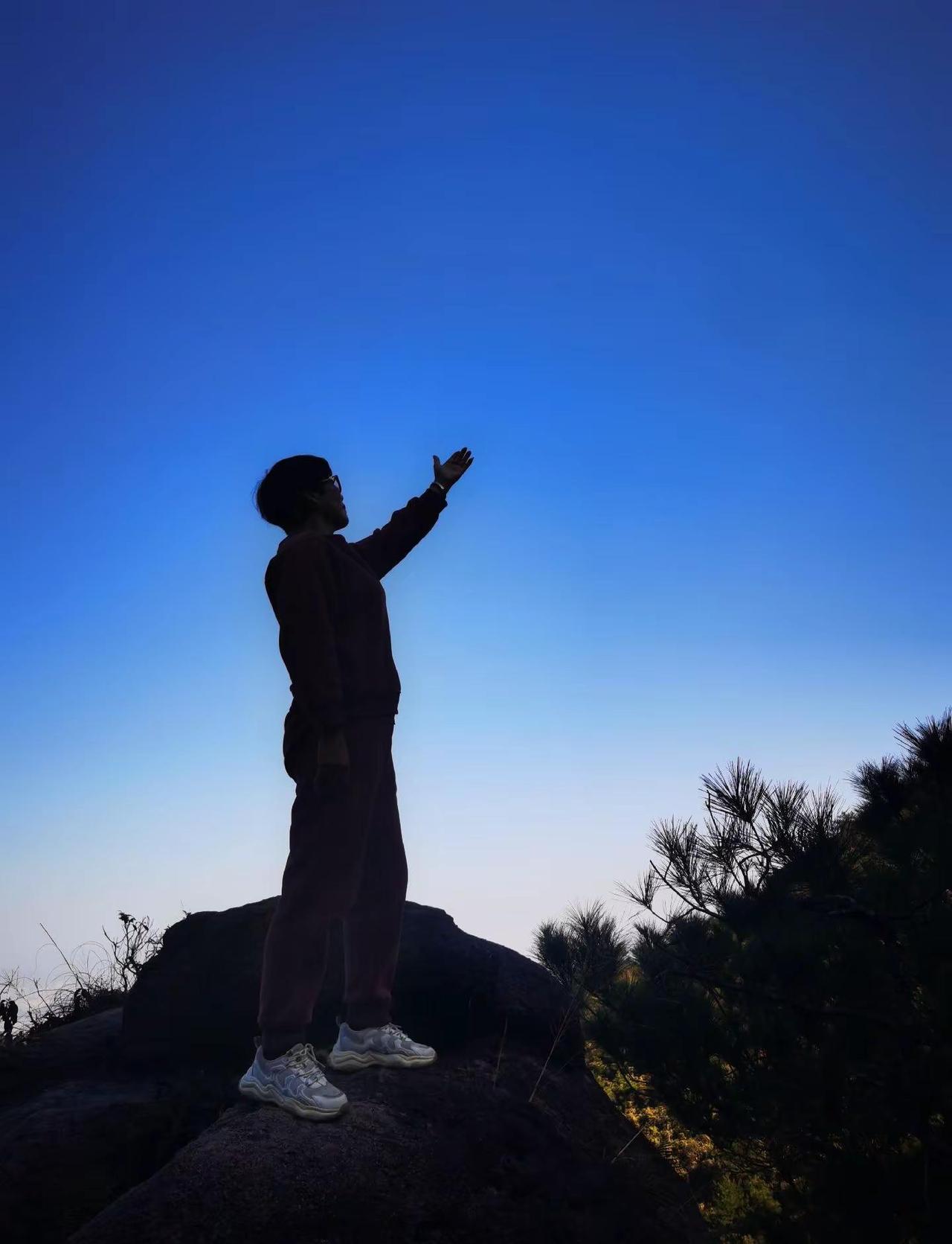 金堡山，值得你去攀爬！等明年春暖杜鹃花盛开的时候肯定会更美！，到时候再去一次