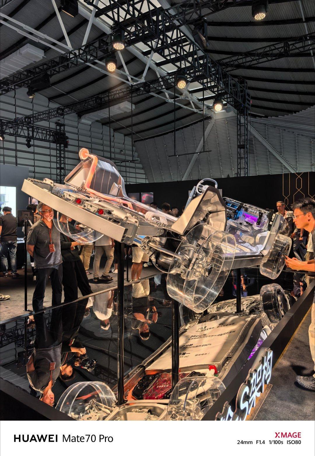 极氪旗舰SUV，极氪9X，实车比照片好看！极氪新旗舰9x登场 ​​​