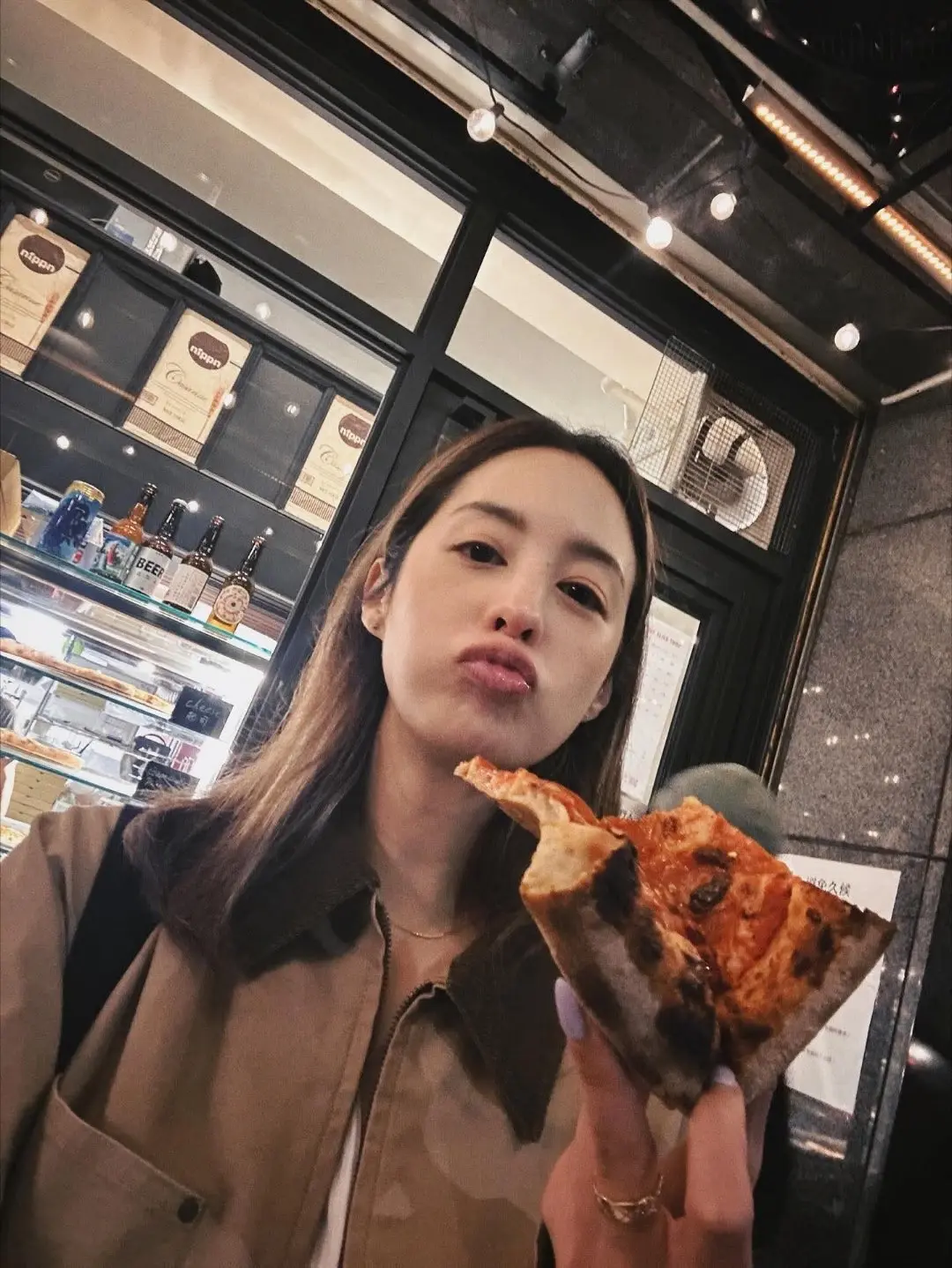 莫允雯。