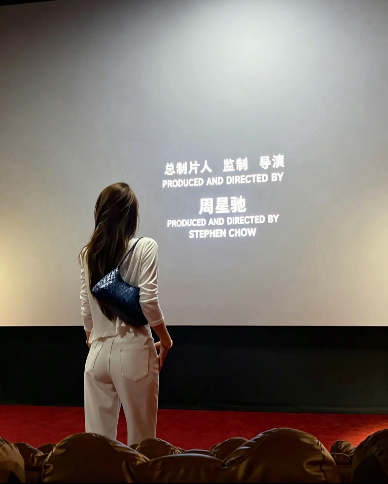 上映一周后再次破2亿，靠的就是监制、导演：周星驰！牛逼！功夫女足