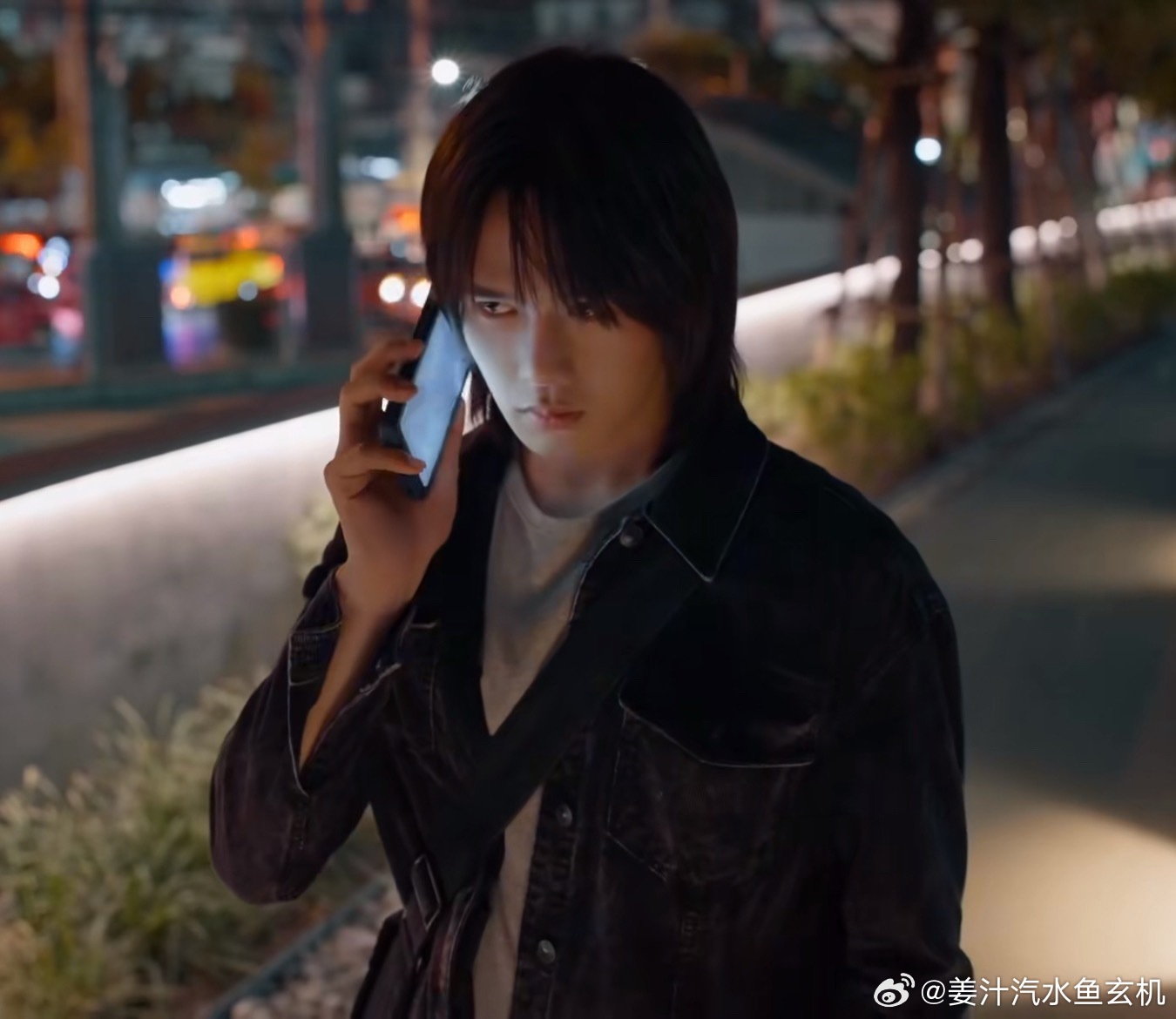 行，这个人也适合演电影，欠每个受一部电影 