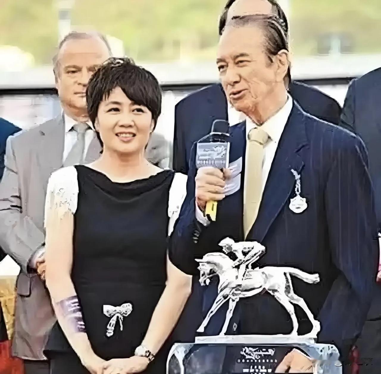 赌王能收梁安琪为4房，不是因为她长得有多么的漂亮，毕竟当时的香港女星，长得美的简