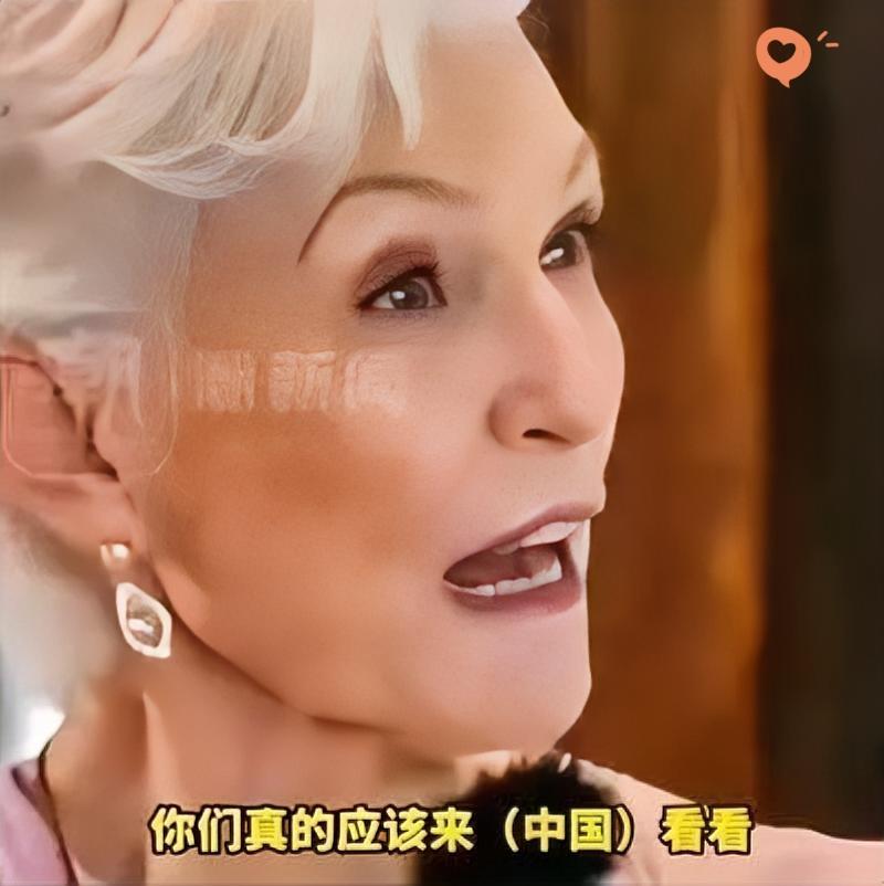 “万万没想到！”世界首富马斯克的母亲梅耶，在社交媒体上公然夸赞中国：“中国在公路