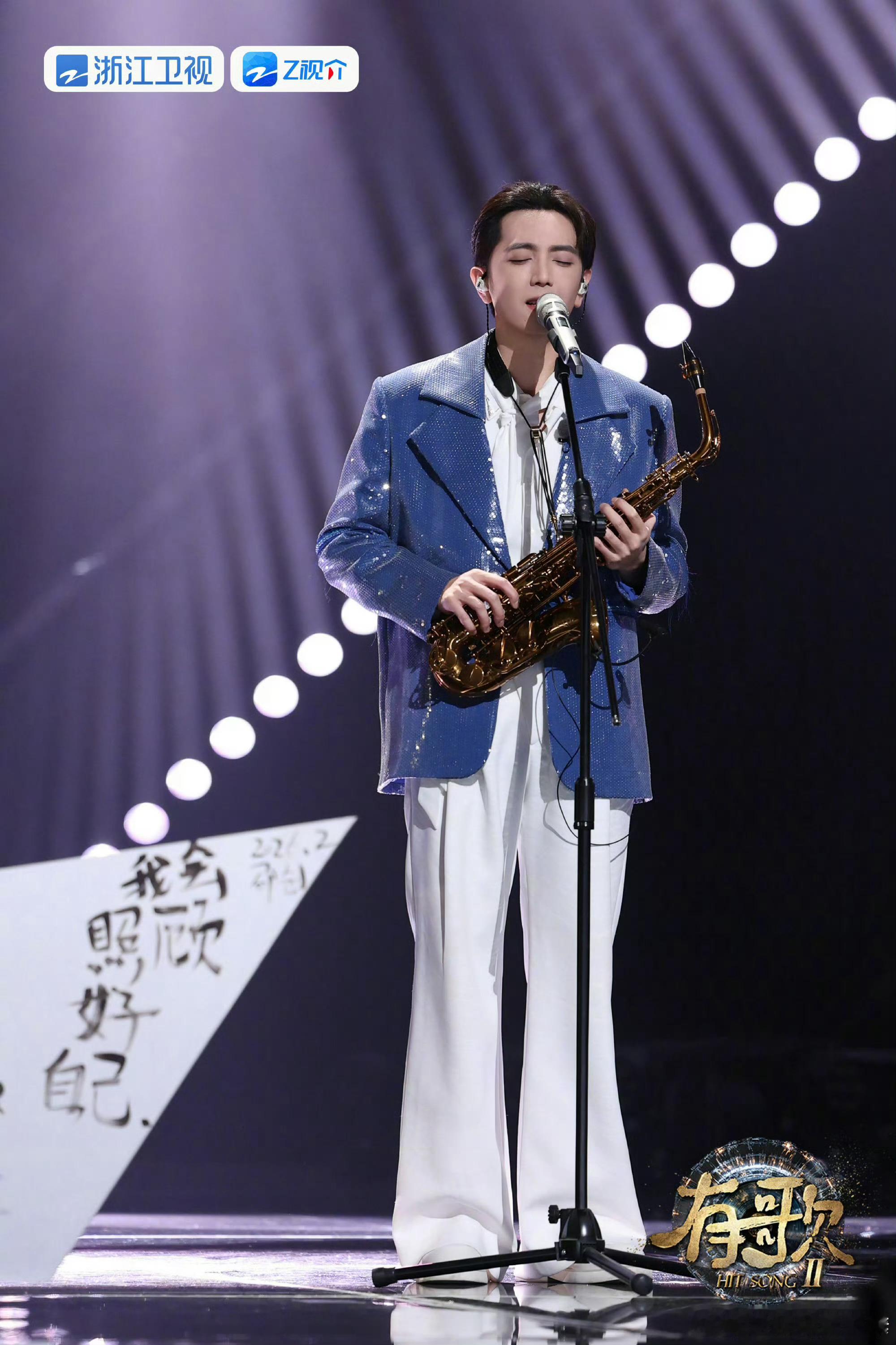 邓佳鑫想唱张信哲灼海豚的歌 舞台出圈实锤！邓佳鑫直言被张信哲和灼海豚的合作惊艳，