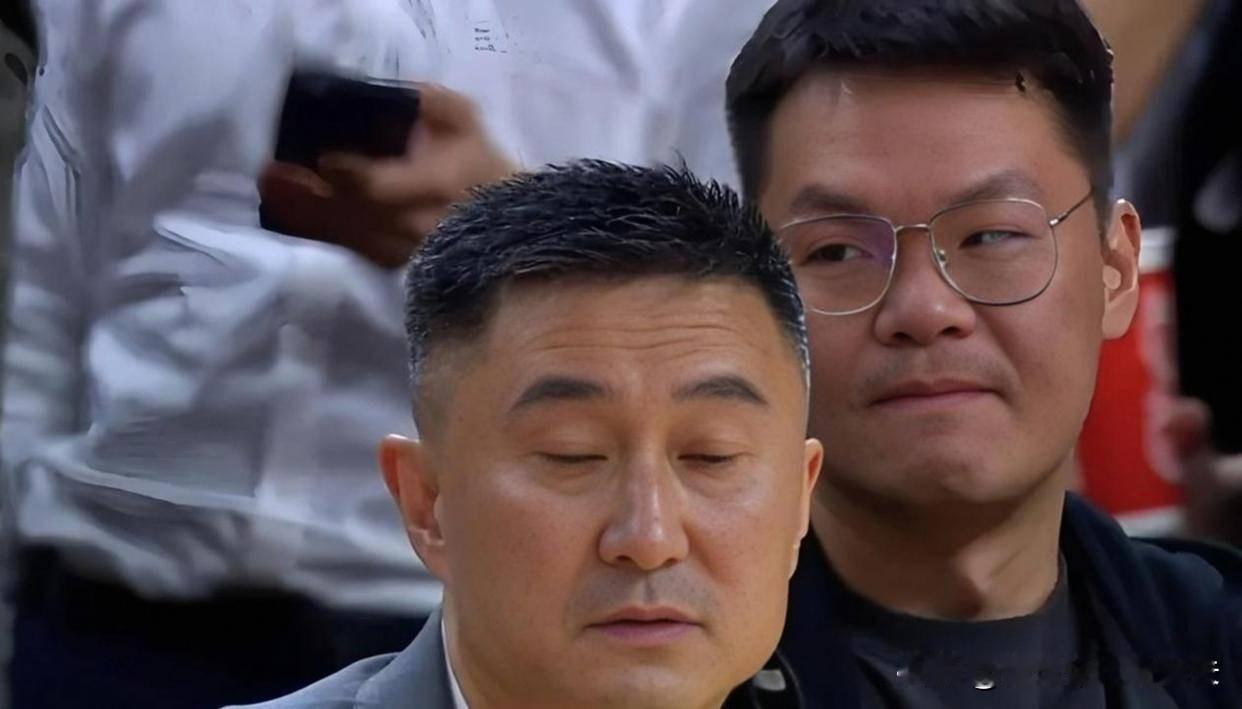 上海成功夺冠，朱芳雨和杜锋收获三点启示，直指宏远未来出路！关乎华南虎复兴。
一、