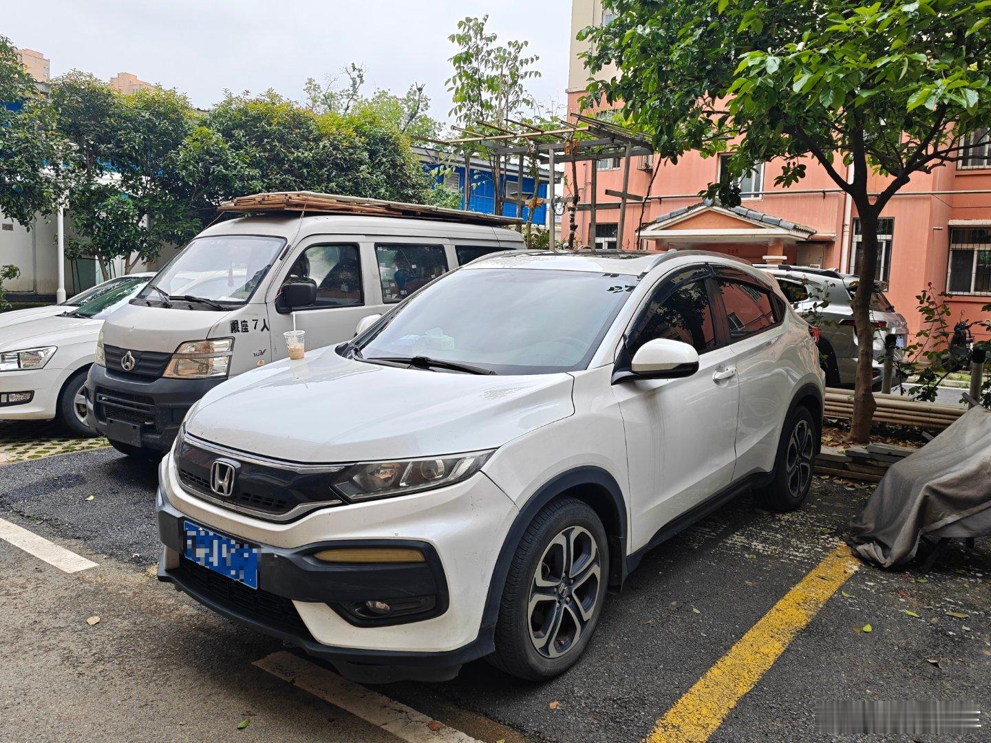 这搞得啥事… 来回两个小时白跑了 本来谈好的价格 我也没有还价 车主说上去拿绿本