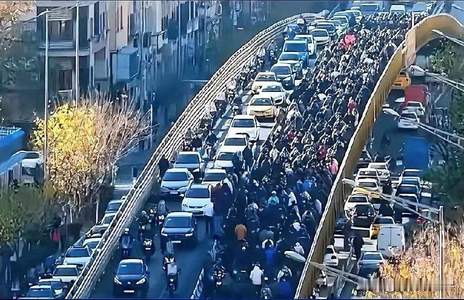 1月1日下午的最新消息，速报，全都不容错过，第一条：伊朗抗议活动升级：1月1日伊