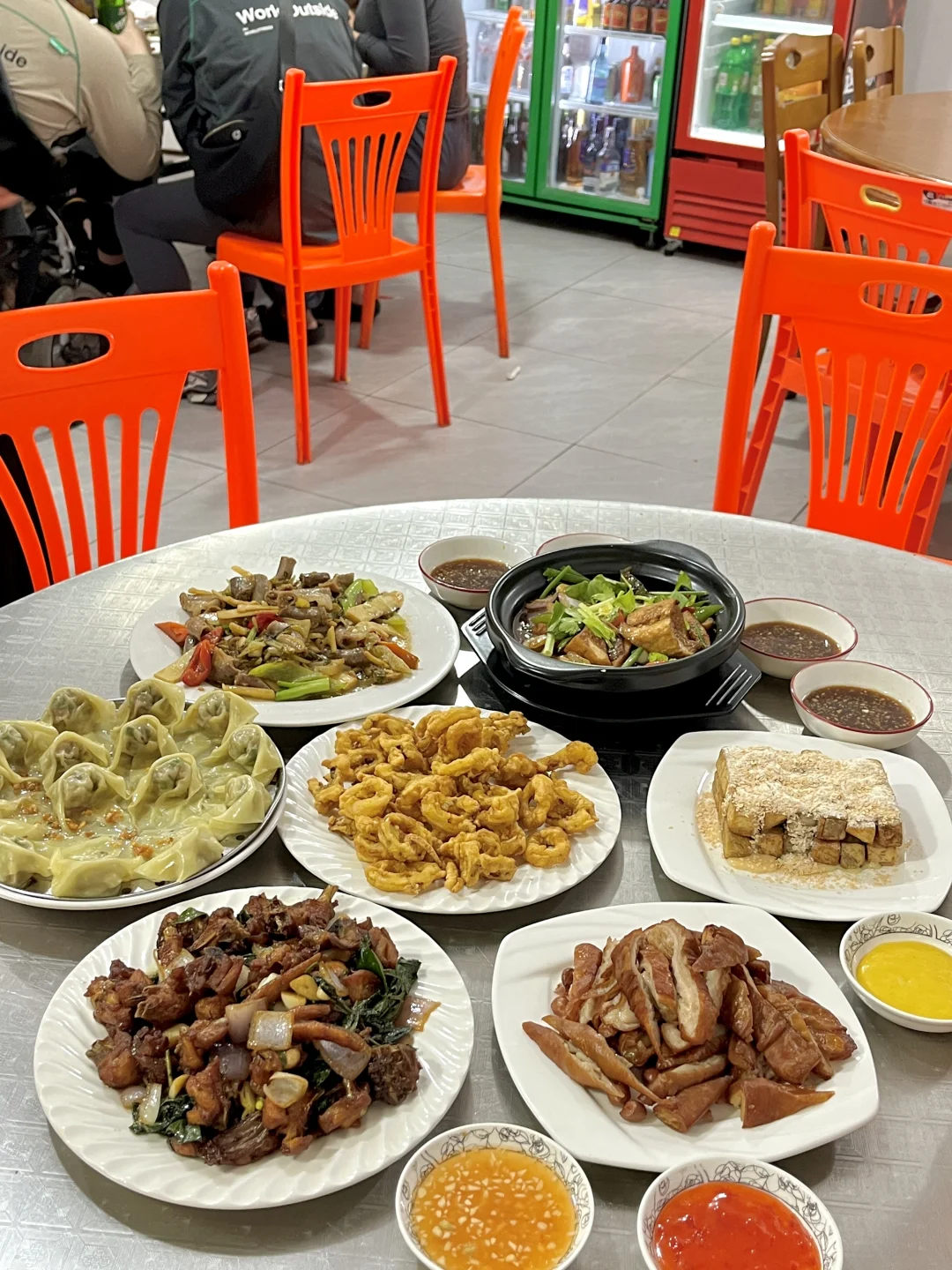 三亚难找但好吃的老店！！座无虚席。。。