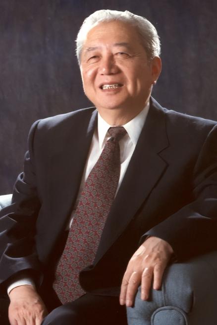 2001年，美国将一批淘汰的机器高价卖给中国，导致我国亏损好几亿，就在美国准备看