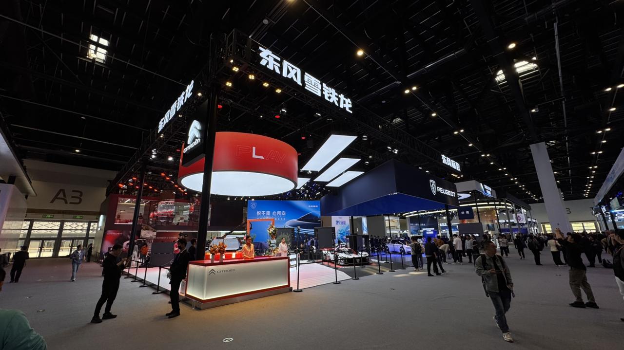 东风标致、东风雪铁龙展台复活？
我再回看日历，确认今日是2026年
差点被遗忘的