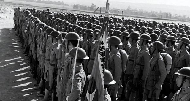 民国初年，军阀混战，风气奢靡，多数将领纵情声色。冯玉祥却以清廉自律著称，不赌不抽