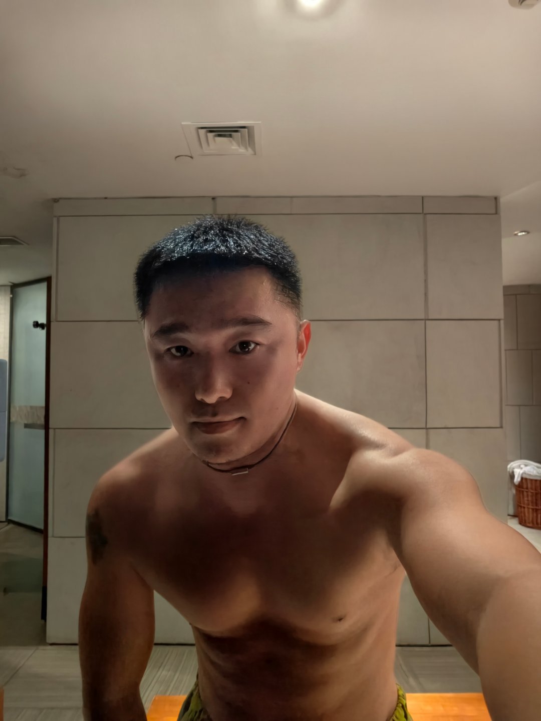 练到可以和男朋友打架了！（如果有的话） 