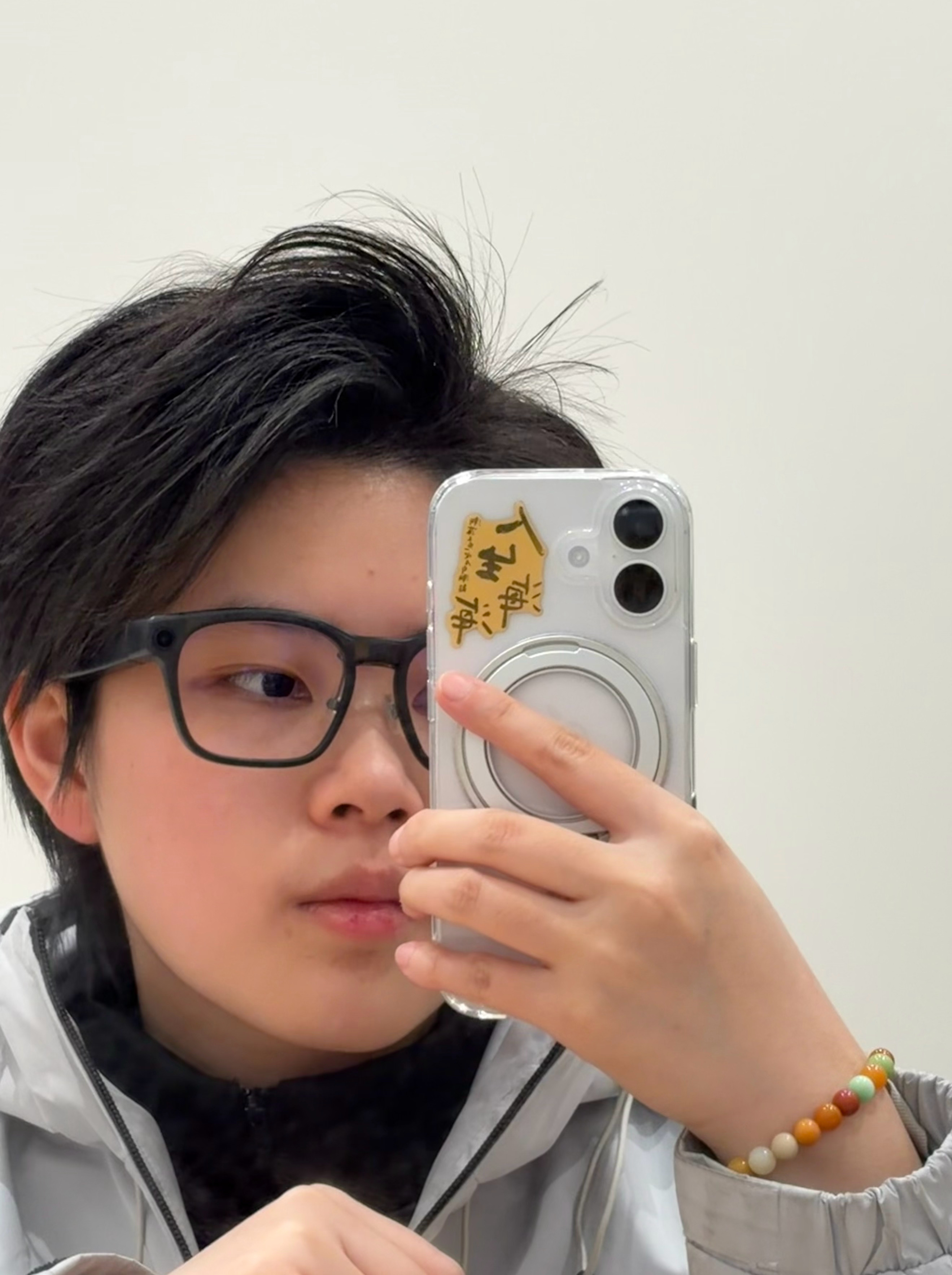 终于试戴上了心心念念的理想Livis，磨砂黑最好看！！超级显脸小！！！这个配重真