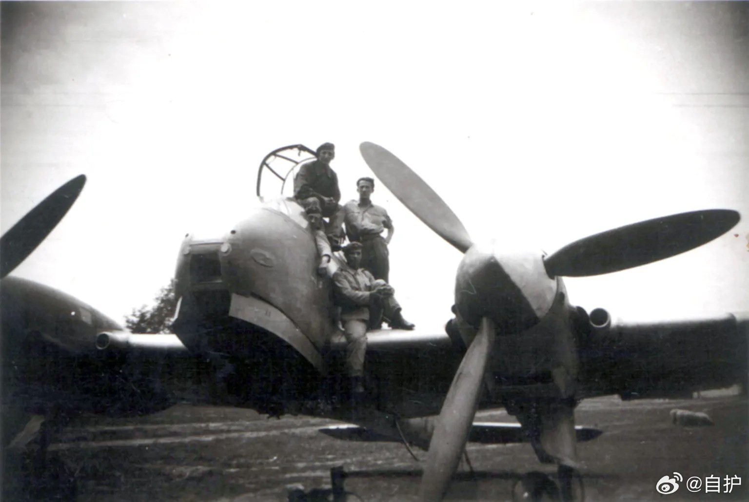 1939年9月2日，德国梅塞施密特 Me 210战斗机首飞。二战前德国空军推崇重