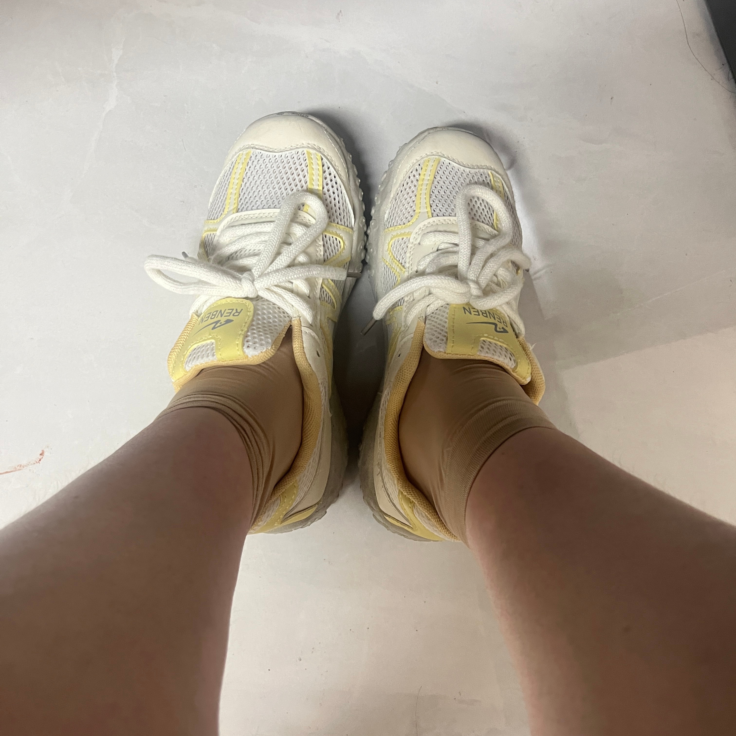 国产皮鞋三巨头集体失守感觉现在穿皮鞋的少了，我身边的人，还有同事都是穿运动鞋的剧