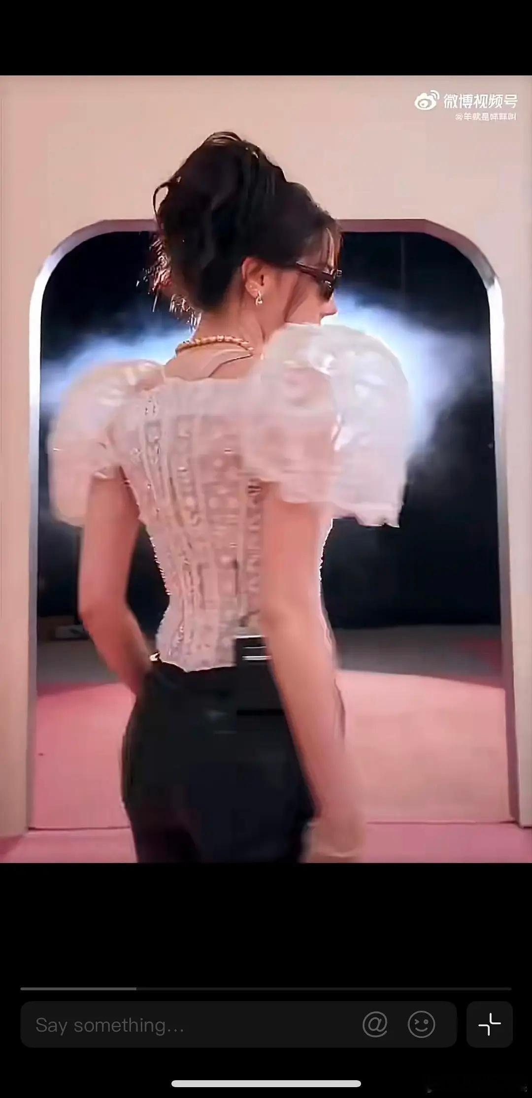 有人说迪丽热巴现在走红毯已经没当年那味儿了 