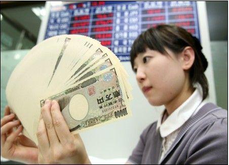 据环球网报道，为了挽回日元汇率颓势，日本政府近日联合美国干预汇市。不过，日元的贬