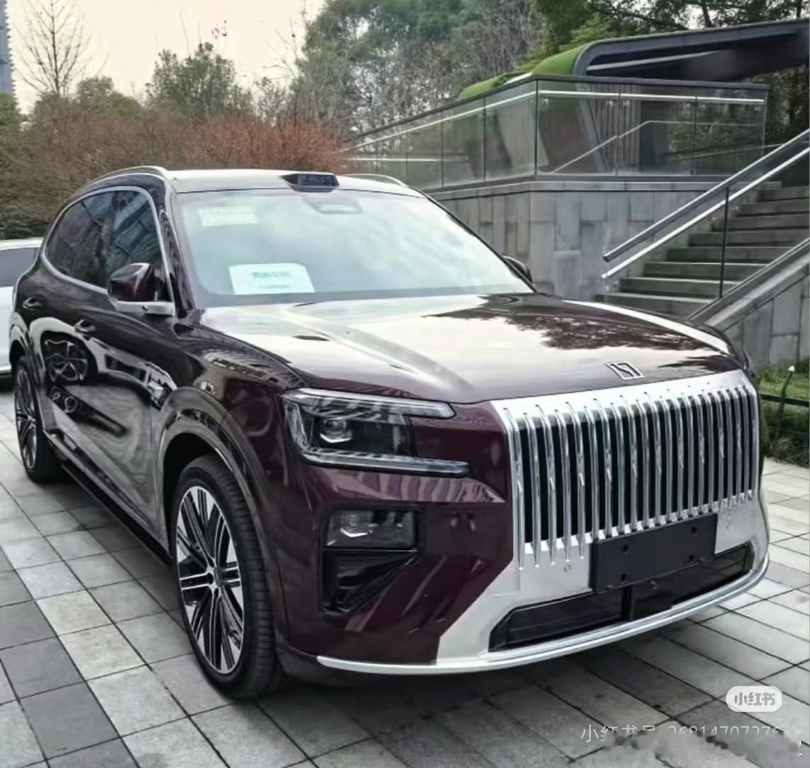 这次8x的路透图真的挺多的，感觉极氪整体的宣发风格在8x上有很大的变化，变得更积