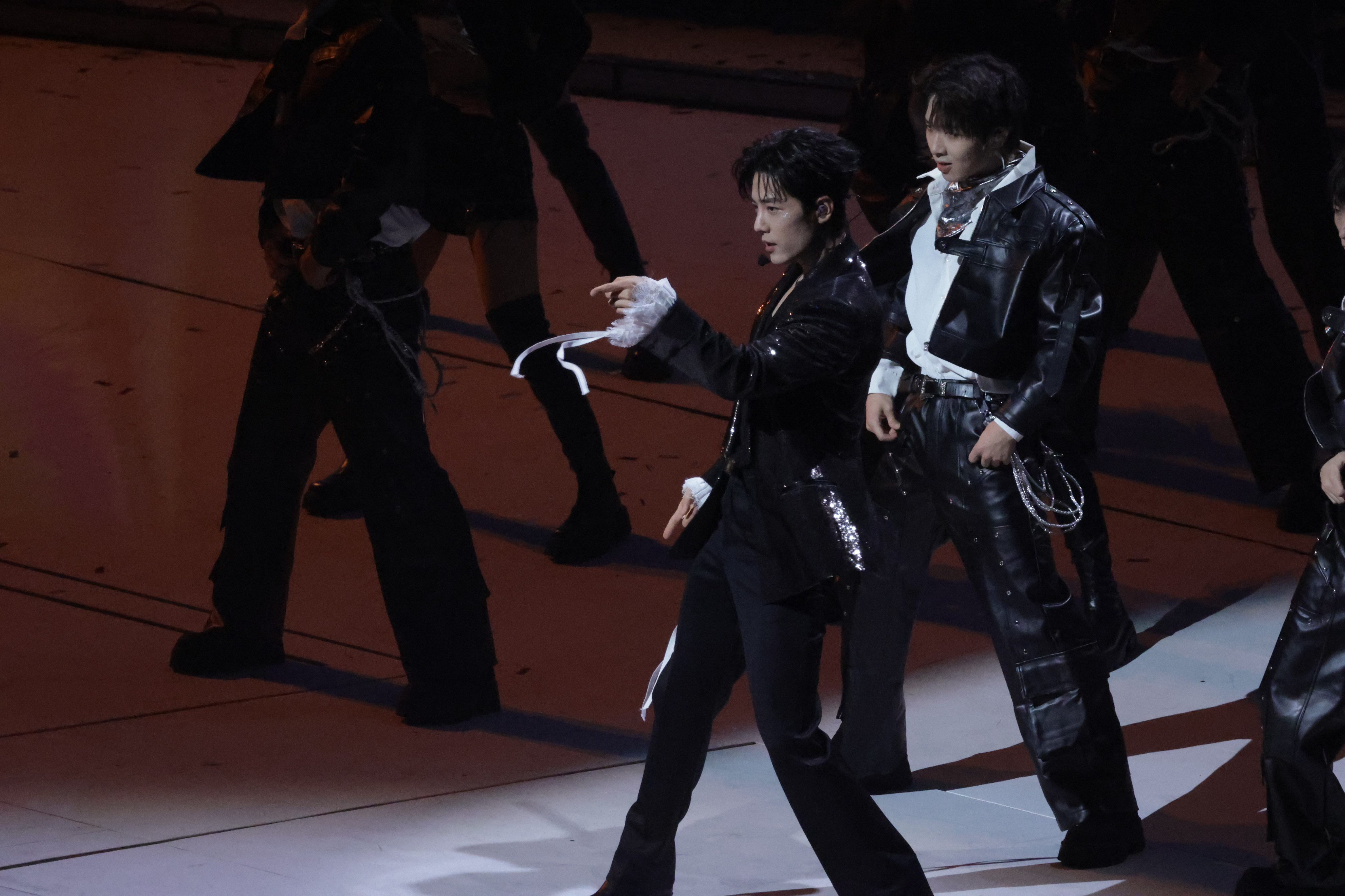 品鉴肖战演唱会高清生图📸我拍的星现场 ​​​