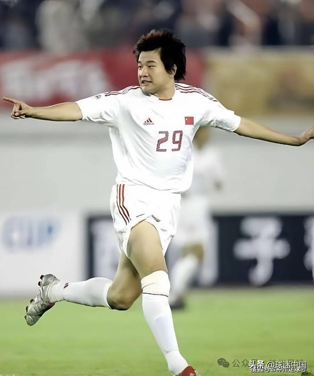 被当作中国足球的希望寄托所在的健力宝队在第九届国际足联可口可乐杯世界青年足球锦标