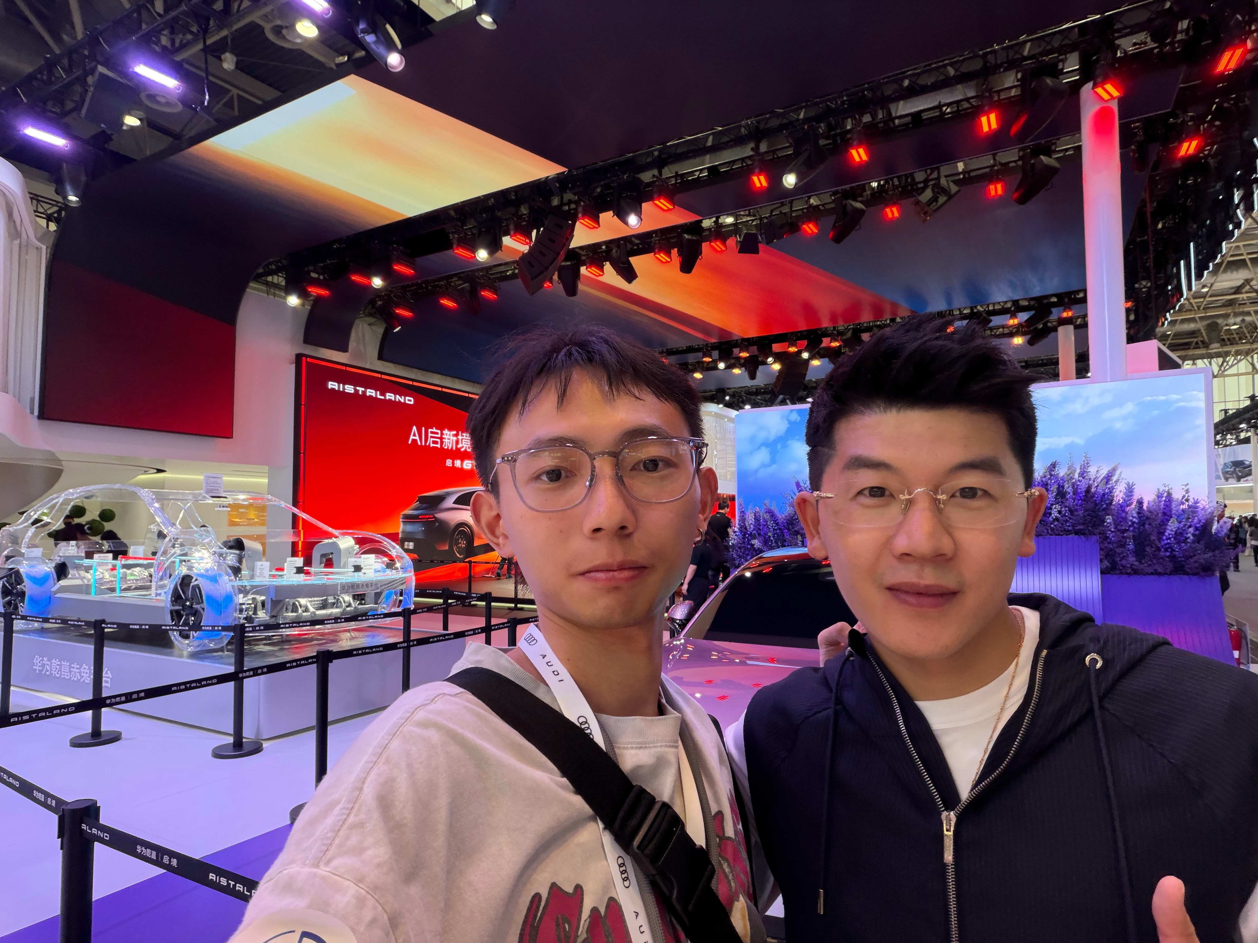 斌哥好帅很敬业 