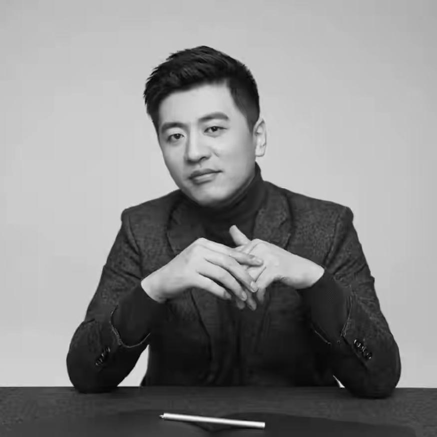 3月26日凌晨，“张雪峰老师”微博发布追悼会通知，称将于2026年3月28日（星