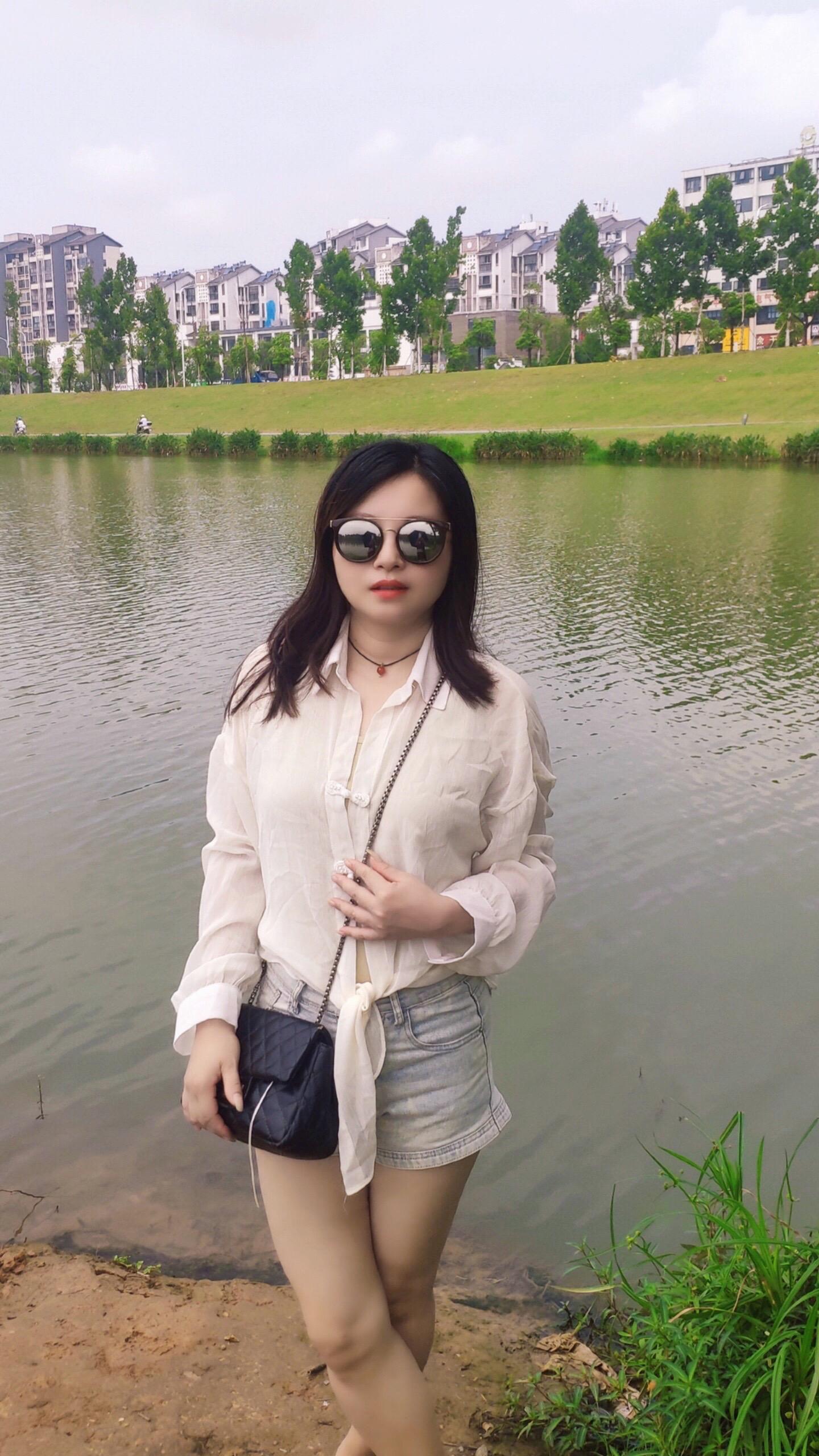 夏天该有的样子 湖边美景美如画 夏天你好 自然好风光