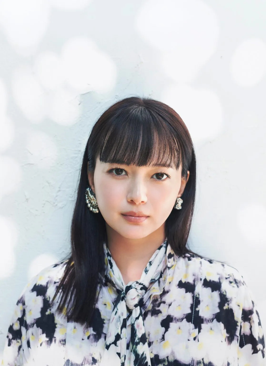 日娱新闻杉咲花 杉咲花 多部未华子 日媒《WWD JAPAN》采访美图 
