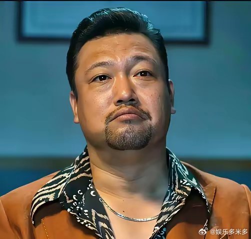 贾冰发文了，字里行间透着股说不出的无奈。没指名道姓，也没公开撕破脸，就这么轻飘飘
