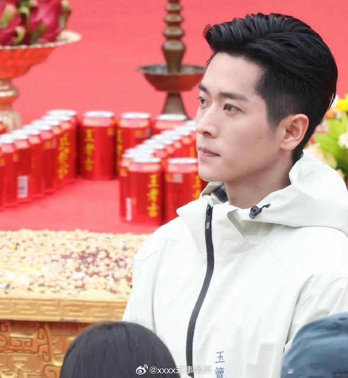 丞磊徐若晗郭宇欣玉簟秋开机照郭宇欣玉簟秋女二号  民国虐恋天花板开机！丞磊锁骨疤