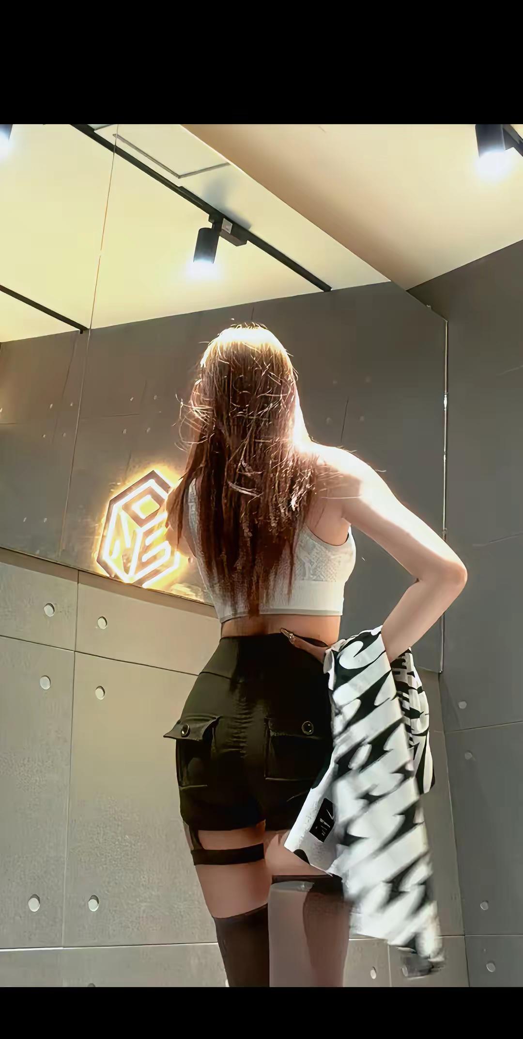 我居然不会吹口哨 健身穿搭 健身搭子在哪里 女性力量 身材管理