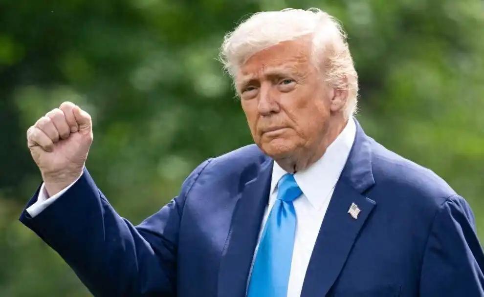 现在已经不是特朗普想不想访华的事情了，而是现在不少同胞根本不欢迎这个，反复无常，