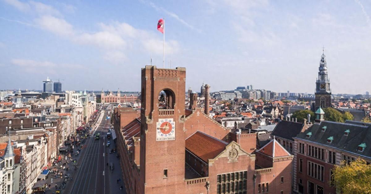 荷兰最近干了件糊涂事，居然强行接管了中资企业安世半导体。这件事背后，美国起到了关