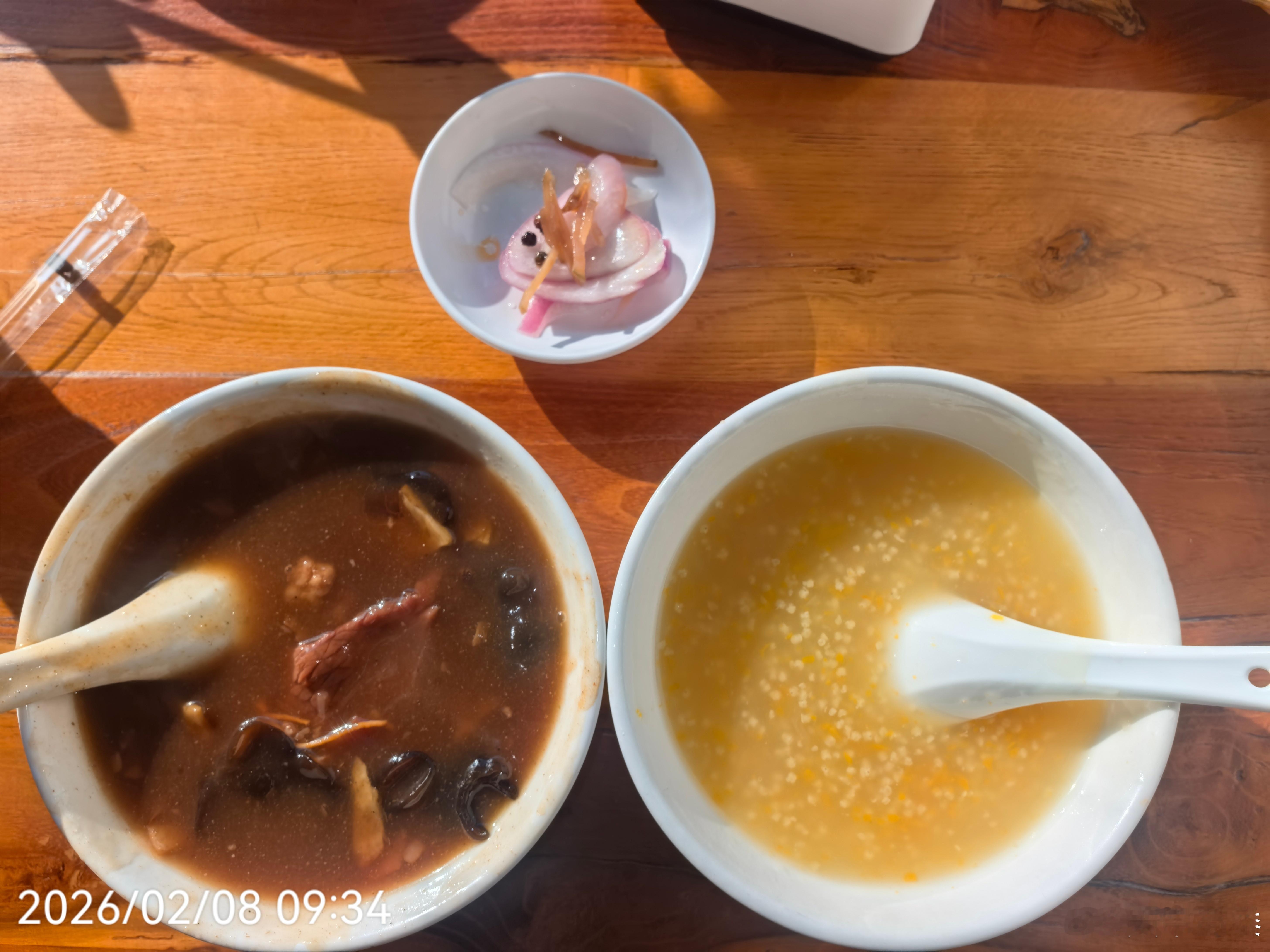 每日一餐分享水煎包、油条、饼子可以不吃，但没有一碗胡辣汤，这周末的早晨可就真没意