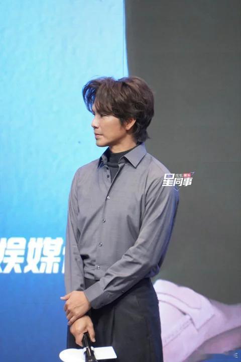 你敢相信钟汉良已经51岁了👖看《亦舞之城》感慨！51 岁身形挺拔不发福，自律到