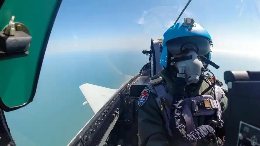 [月亮]1.34亿瞬间化为乌有！美军两架E/A-18G“咆哮者”天价舰载电子战飞