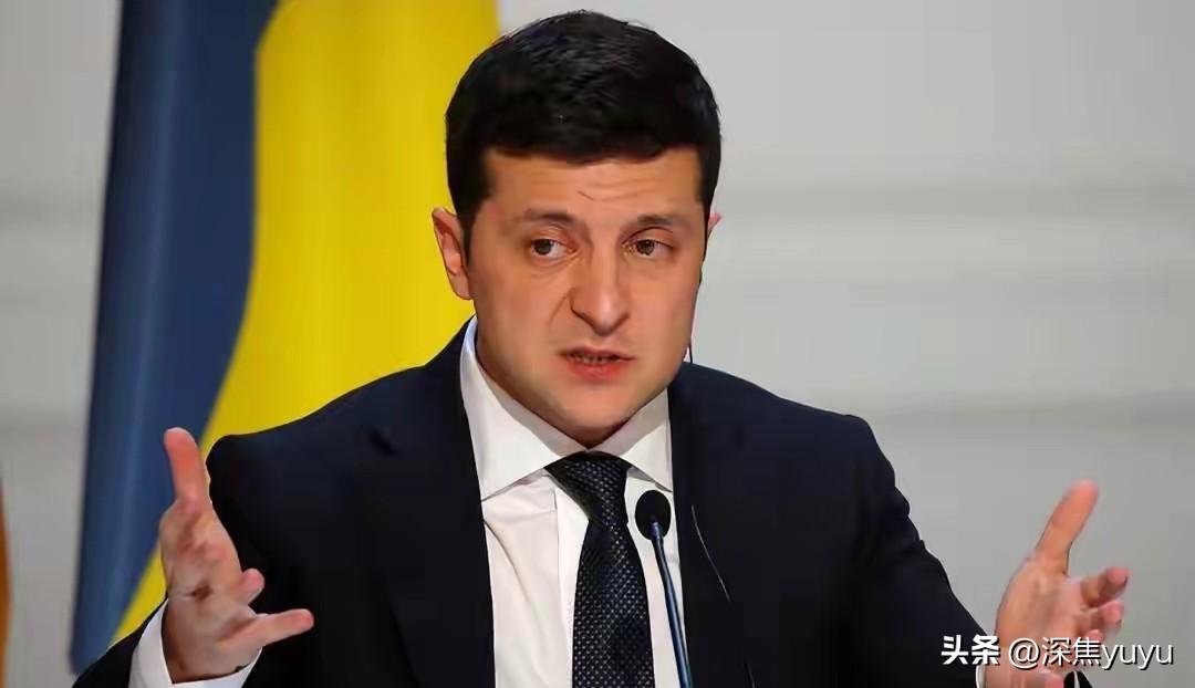 泽连斯基最新回应，直接甩出一句话：“你们看到的，只是冰山一角。”
这话是对着美国