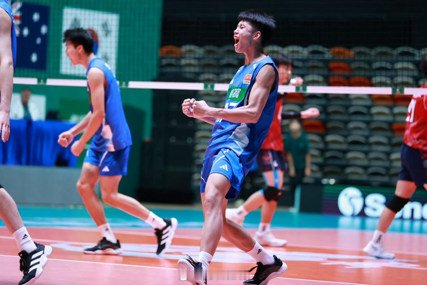 今天下午4点，U18男排锦标赛，中国U18男排vs巴基斯坦队，争夺1个四强席位，