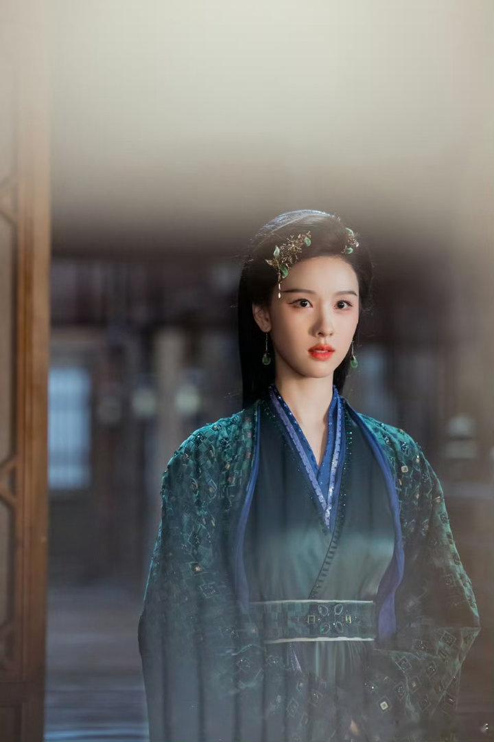 陈都灵工作室的文字好爱她 刷到陈都灵工作室写雾妄言的长文，看哭了。不是那种硬煽情