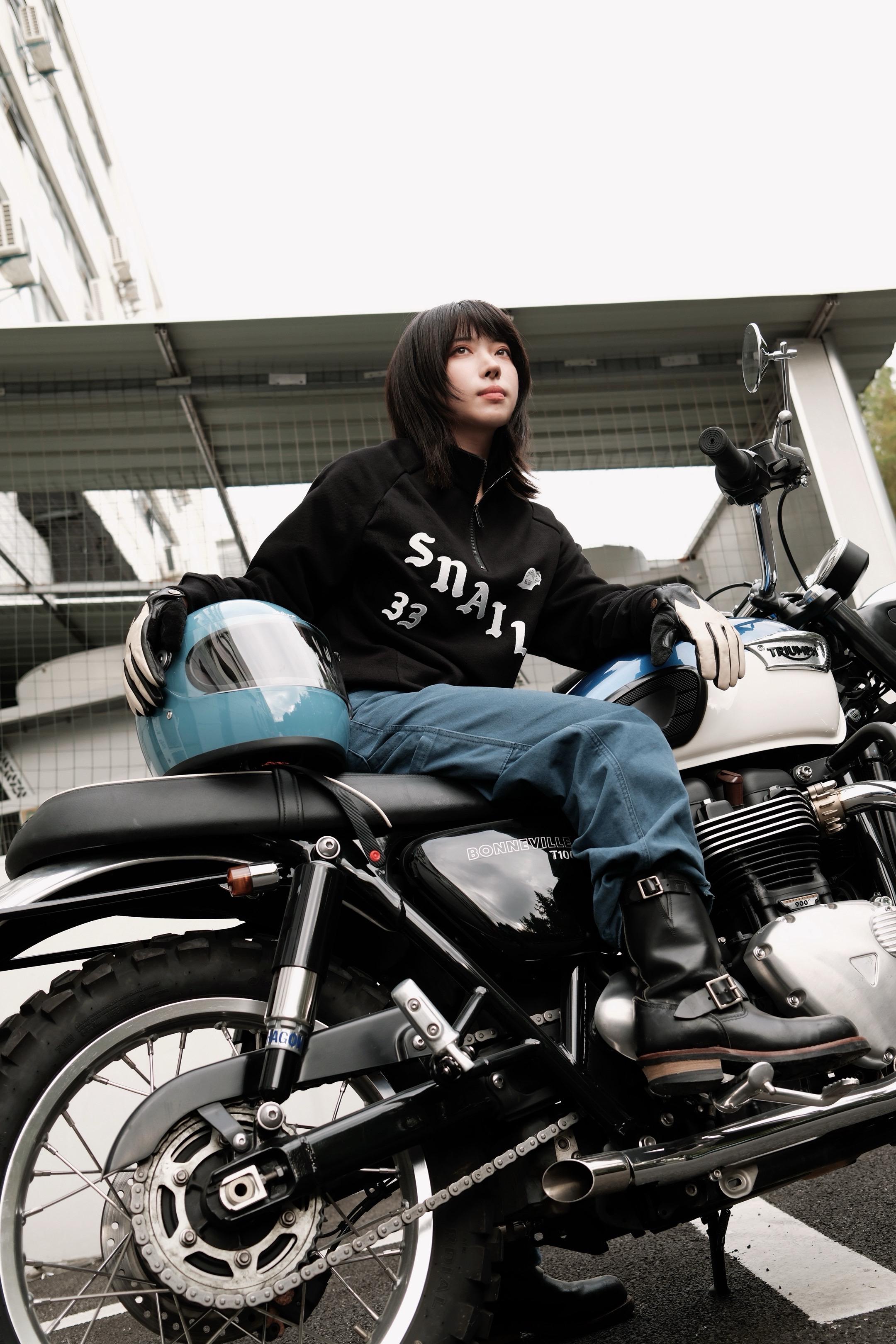 今日骑凯旋的OOTD 凯旋换个复古白标！ 12.5-7号OCR和凯旋在...