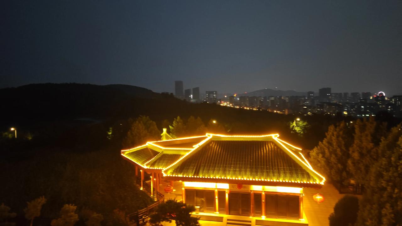 离任时才发现，那个“不如你”的同事，悄悄活成了你最羡慕的样子
那年公司竞聘总监，