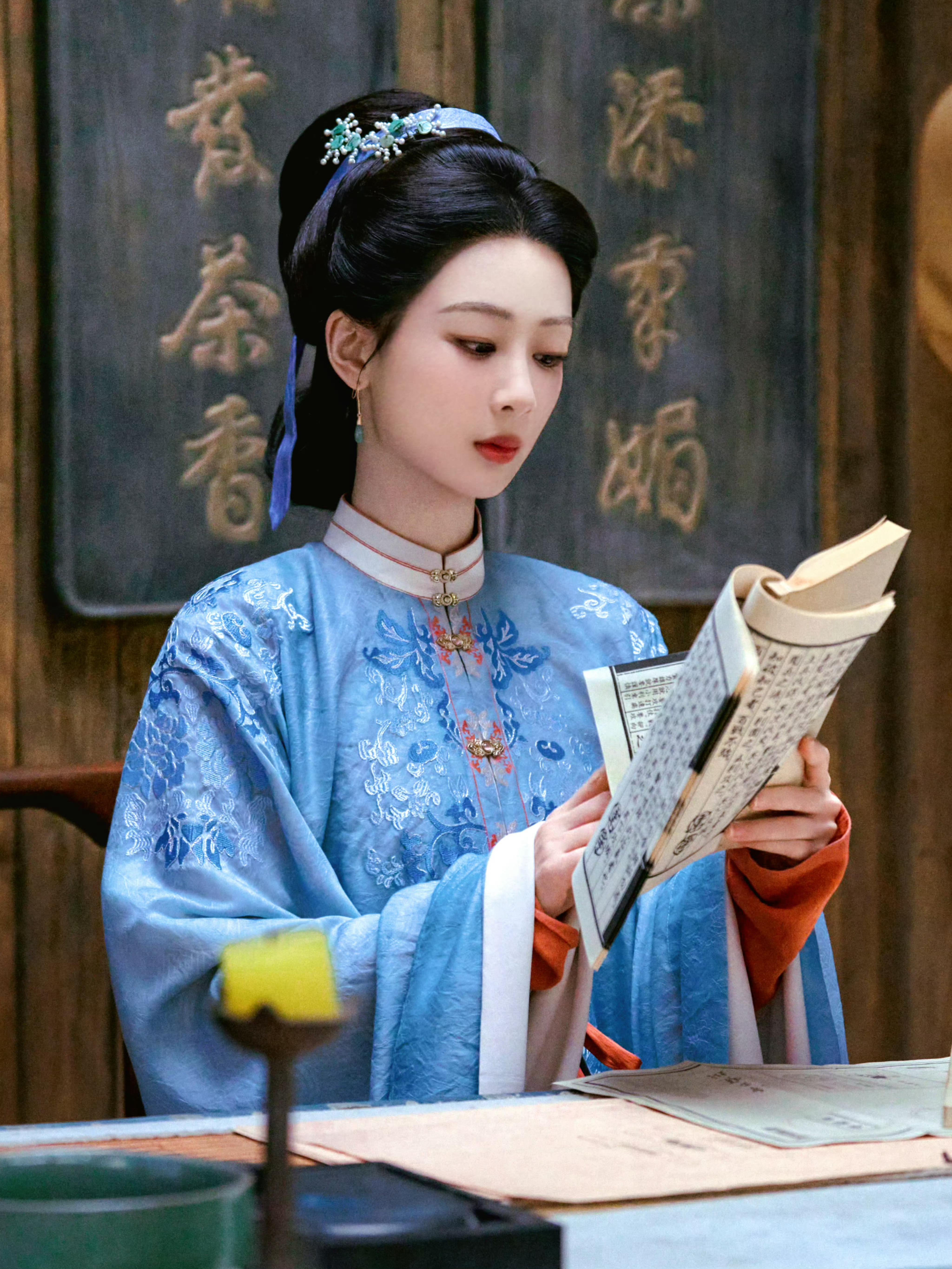 杨紫杨紫李祯杨紫 练作玄霜乌玉玦，祯娘巧手承家业。 李祯，有幸相遇。|杨紫李祯‖