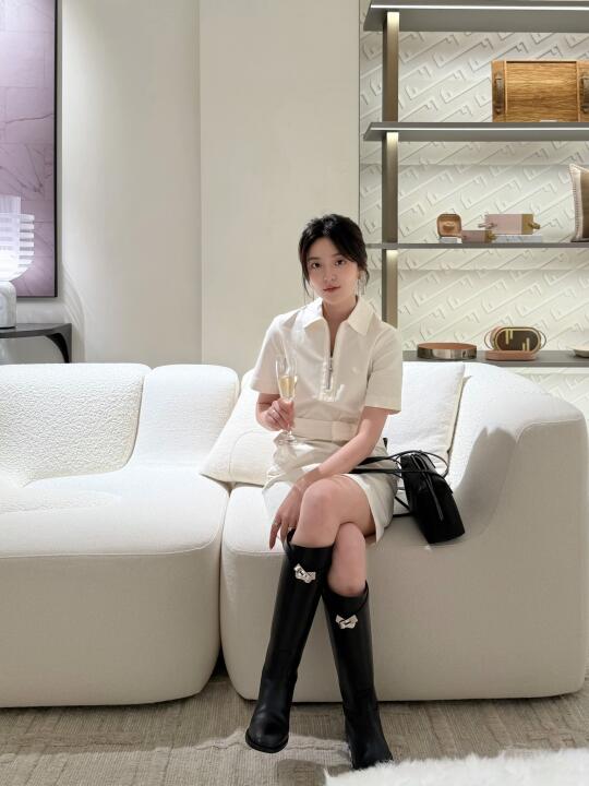 one night in 𝖥𝖤𝖭𝖣𝖨 𝖢𝖠𝖲𝖠 🛋️