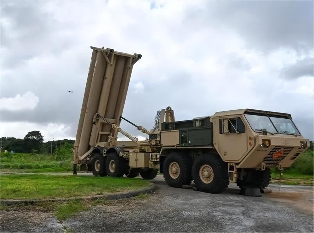 韩国这回是真有点憋屈。
当年为了部署萨德，国内吵翻天，外部关系也跟着受影响，经济