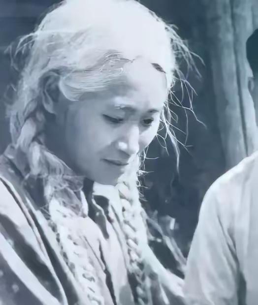 怪不得地主老财一定要得到“白毛女”，这是年近40岁的“白毛女”原型罗昌秀的真实照