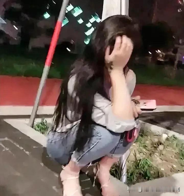 湖北利川，男子强行与一未成年女孩发生关系，女孩报警后，民警联系男子的哥哥，希望哥
