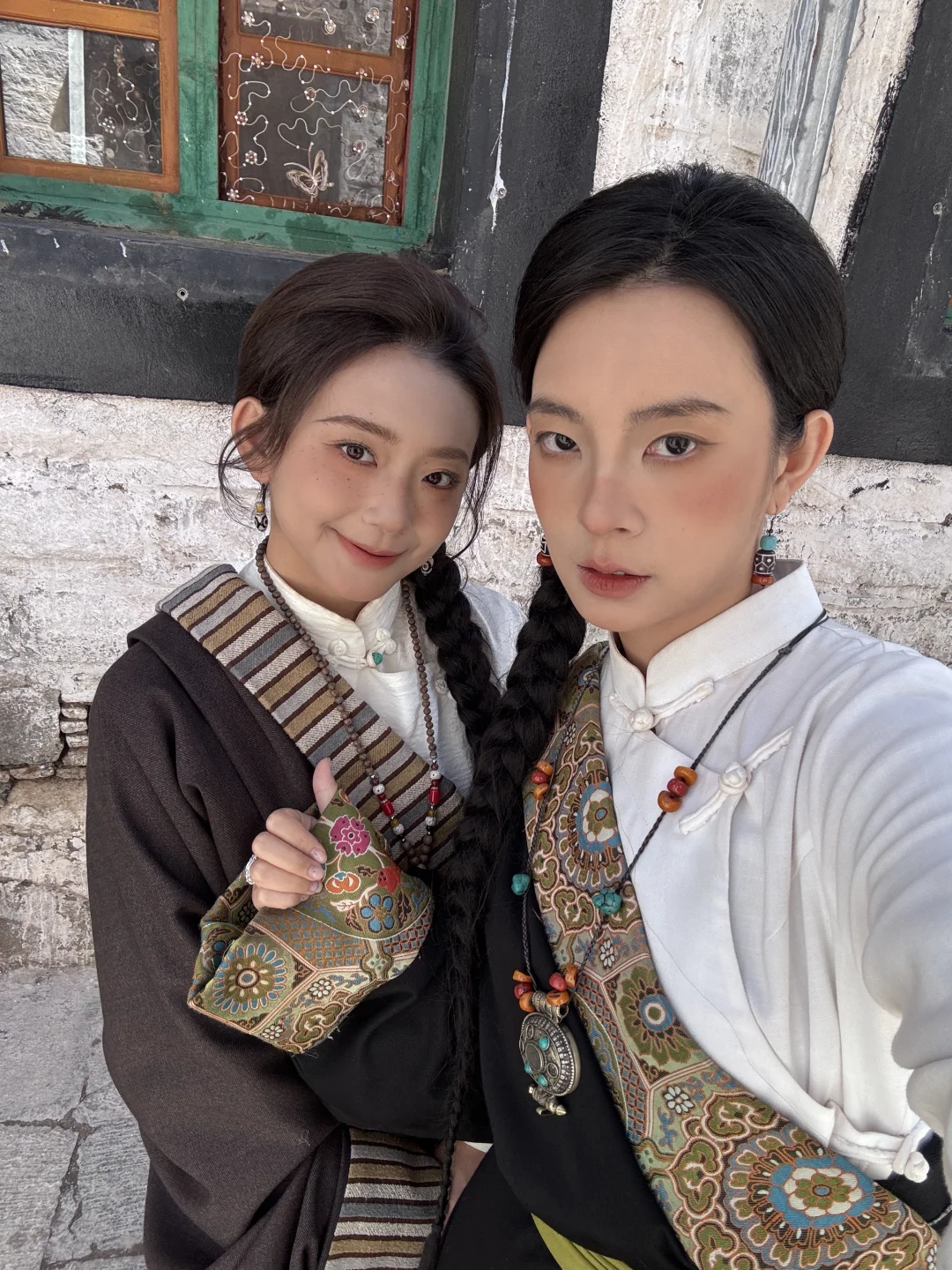 我们今天是卓玛俩姐妹