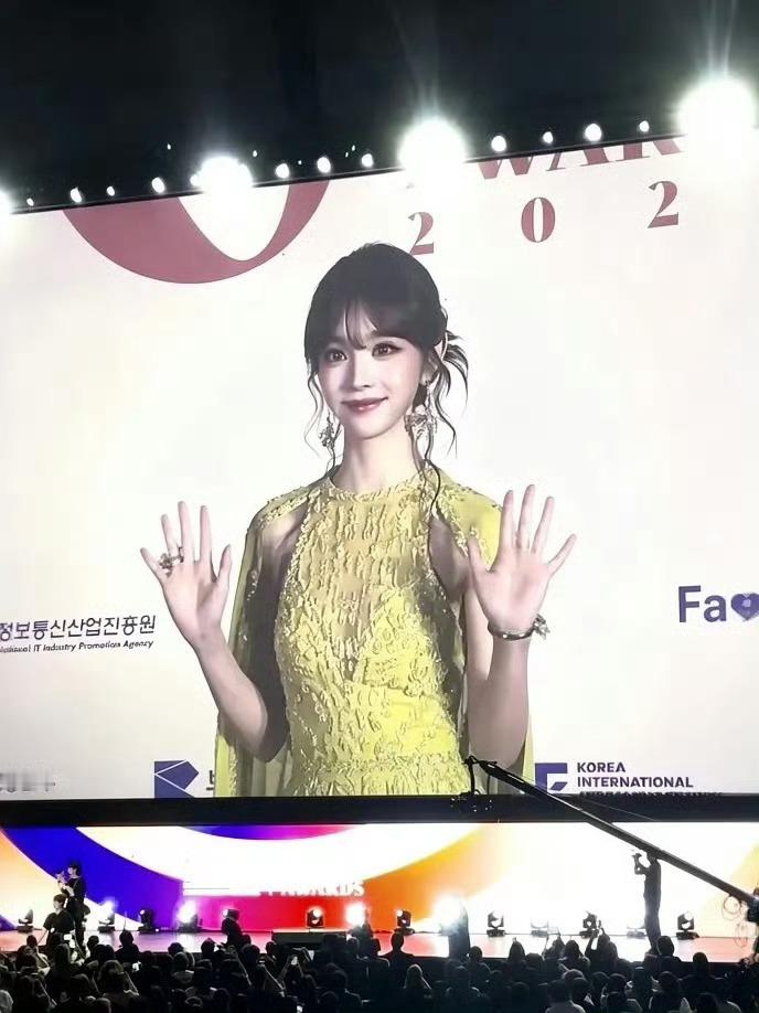 田曦薇 继续闪耀吧 